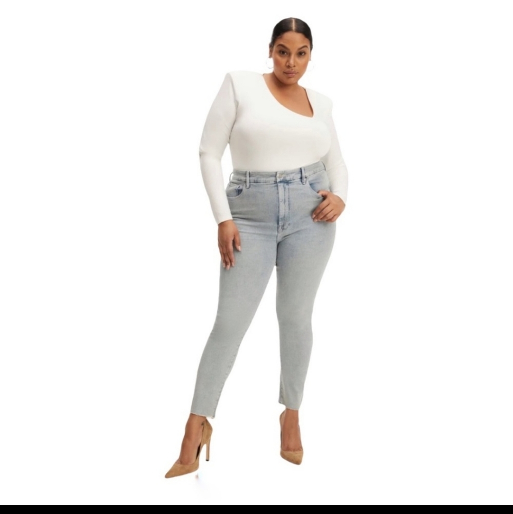 Good American Good Legs Crop Jeans Long Fray Hem Size 16 Light Wash